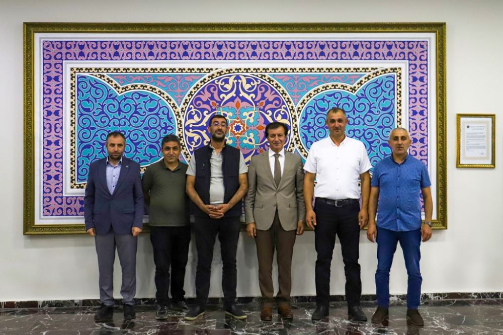 Rektörümüz Prof. Dr. Öztürk Emiroğlu, Ardahan Gazeteciler Cemiyeti’ni Makamında Konuk Etti