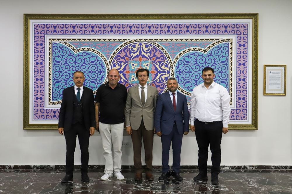 Çıldır Dernekler Federasyonu’ndan Rektörümüz Prof. Dr. Öztürk Emiroğlu’na Nezaket Ziyareti