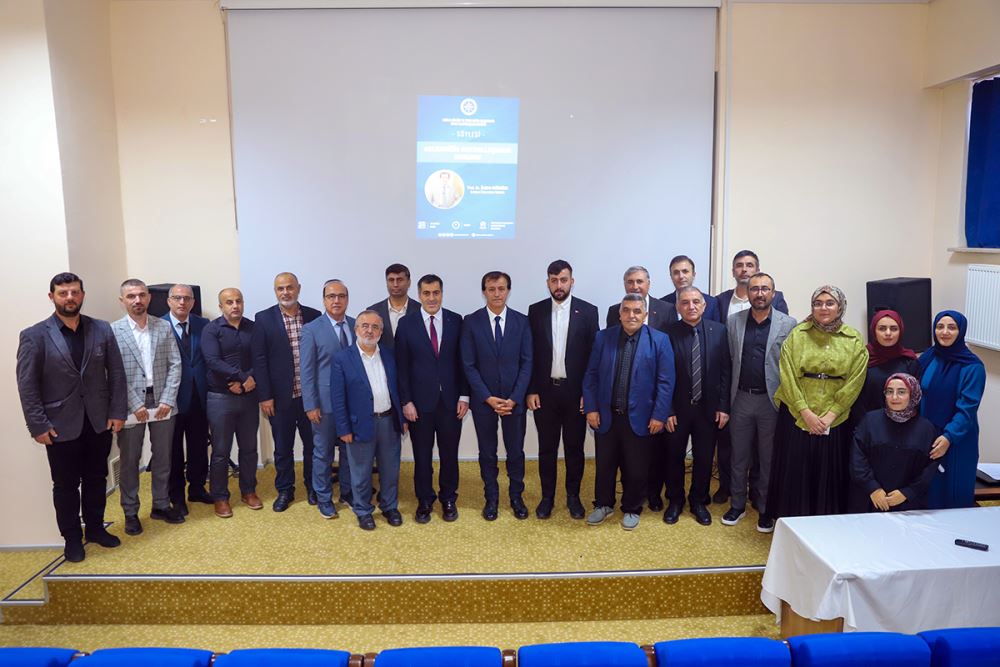 Rektörümüz Prof. Dr. Öztürk Emiroğlu’ndan “Geleneğin Kutsallaşması” Üzerine Disiplinlerarası Bir Konferans