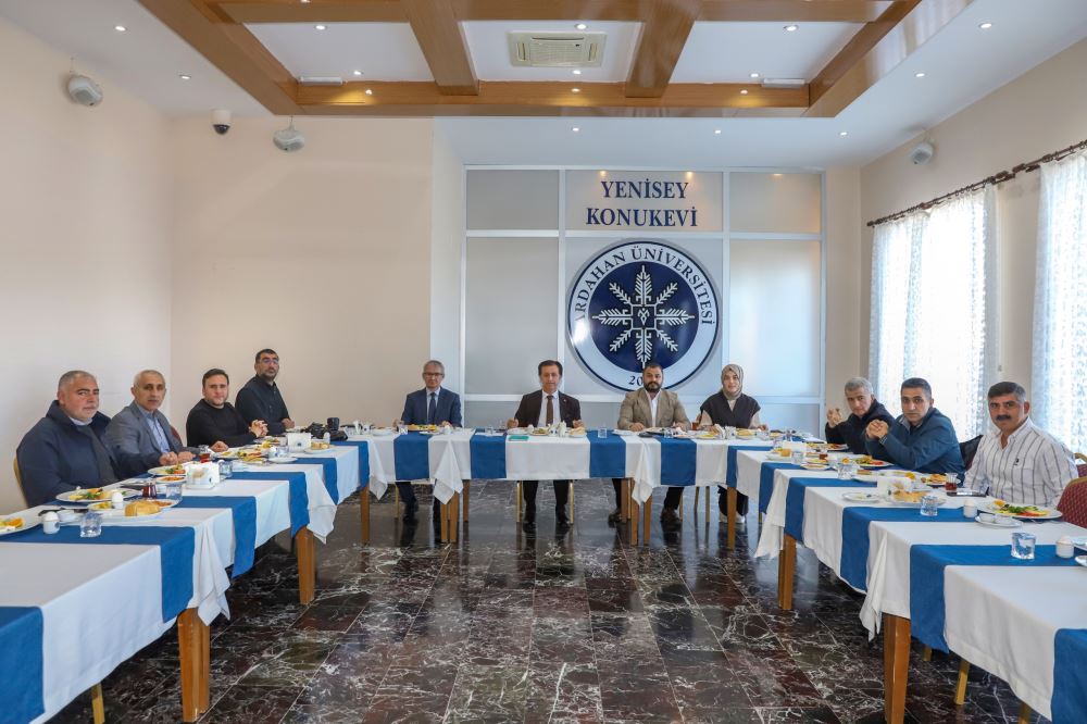 Rektörümüz Prof. Dr. Öztürk Emiroğlu, Yerel Basın Mensuplarıyla 3. Toplantısında Üniversitemizin Gelecek Perspektifini Değerlendirdi