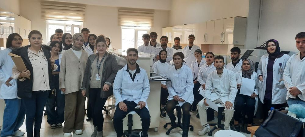 Clinical Education Applied to Students of Laborant and Veterinary Health Program