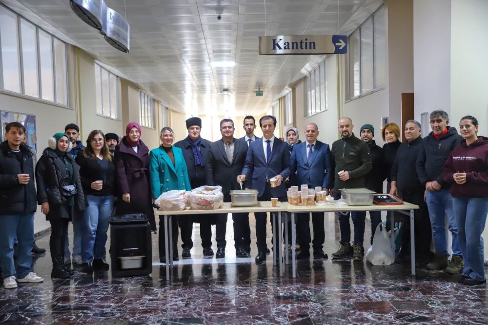 Hot Support to Students in Final Week: Soup Ikra from our Rector