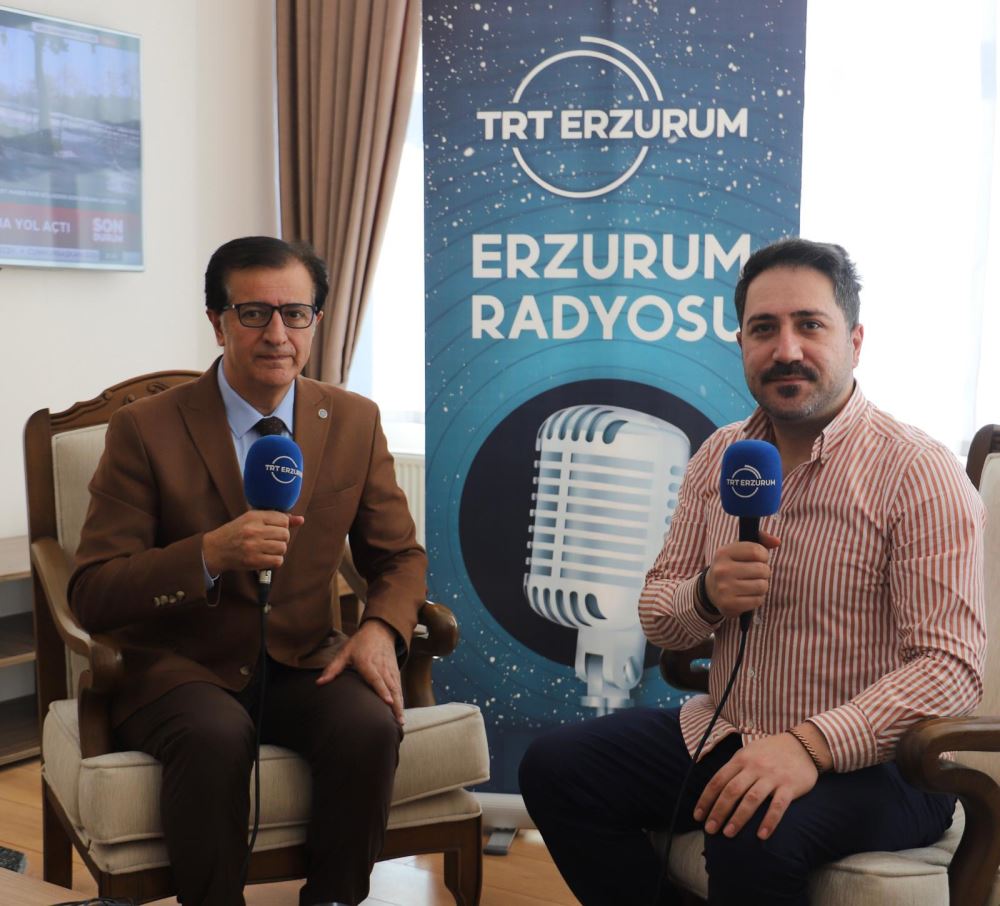 Prof. Dr. Öztürk Emiroğlu TRT Erzurum Radyosu's Live Broadcast
