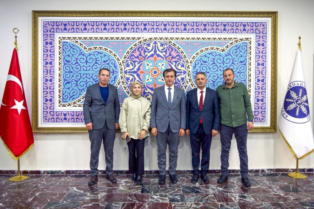 Ardahan Esnaf and Artistic Chamber President Candar Yılmaz and Chairman of the Board Members Visited our Rector