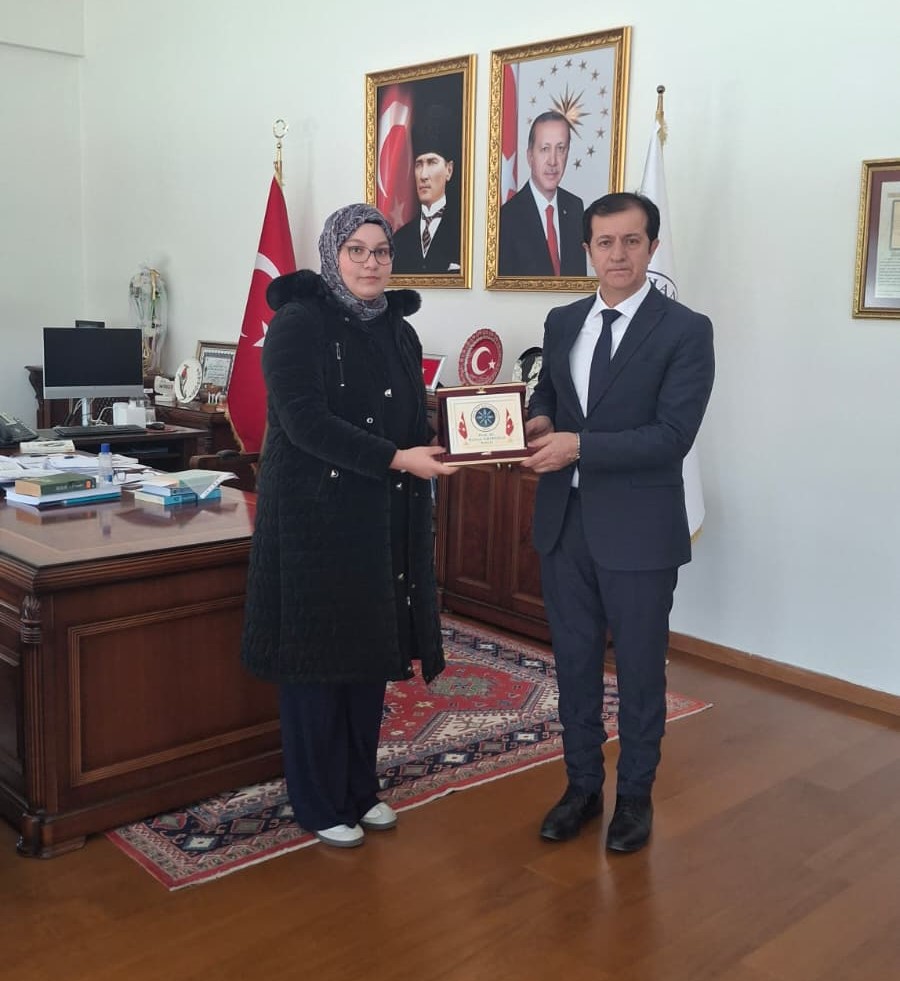Rektörümüz Prof. Dr. Öztürk Emiroğlu, Öğrencimiz Semanur Kapan’ı Makamında Kabul Etti