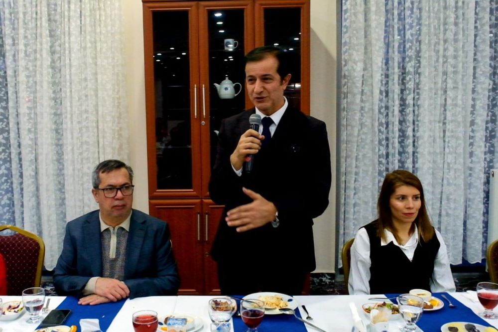 Rektörümüz Prof. Dr. Öztürk Emiroğlu Üniversitemiz Personeliyle İftar Sofrasında Bir Araya Geldi