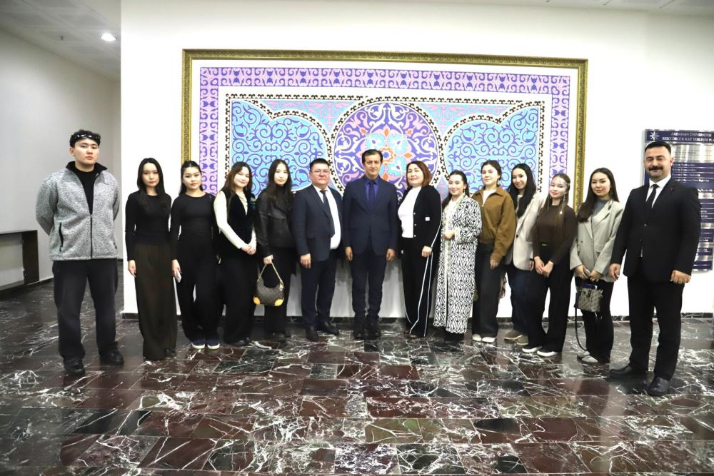 Üniversitemizin Uluslararasılaşma Stratejisi Kapsamında Kazakistan Heyetinden Rektörümüz Prof. Dr. Öztürk Emiroğlu’na Ziyaret