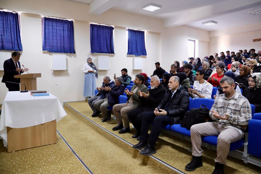 'Ramazan Bear Maneviyatı: Hatm-i Şerif Program' was organized in Bilge İlahiyatler Club Organization