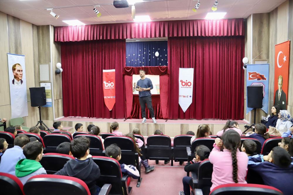 Our University was held in Hacivat and Karagöz Show within the scope of Science Cafe Meetings by Science Communication Office
