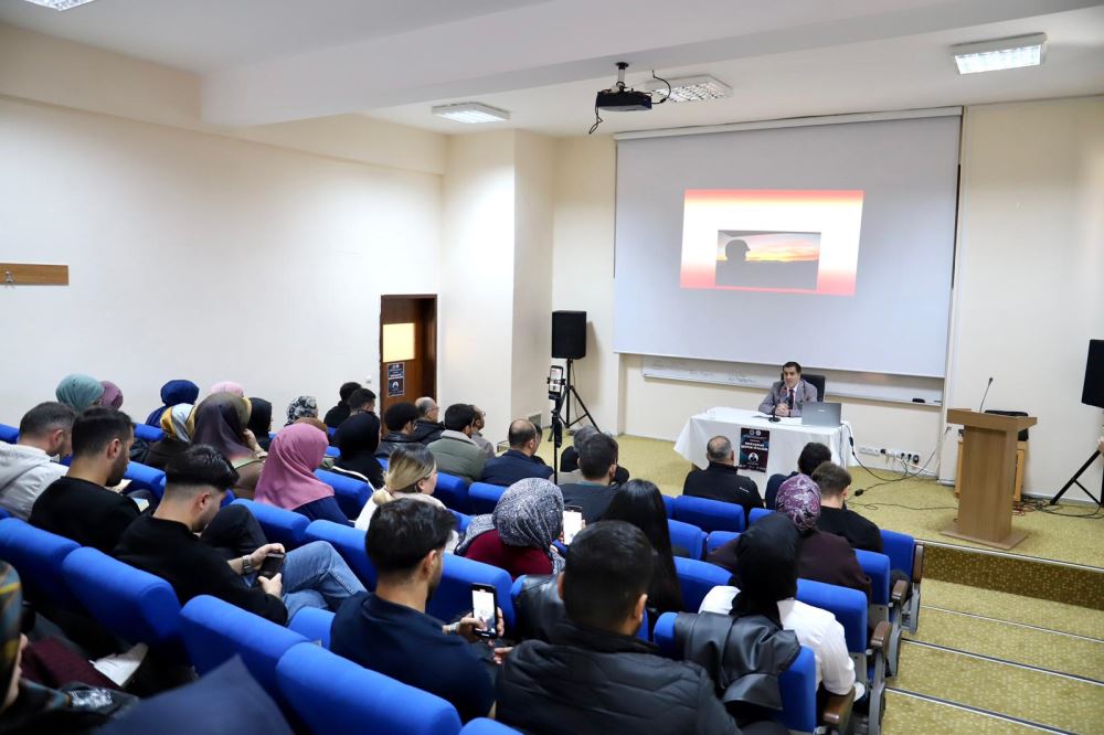 The Martyrs and Gaziler Week in our University was organized by Bilge İlahiyatler Club “Fıkhî Angledan Martlik and Gazilik” Conference