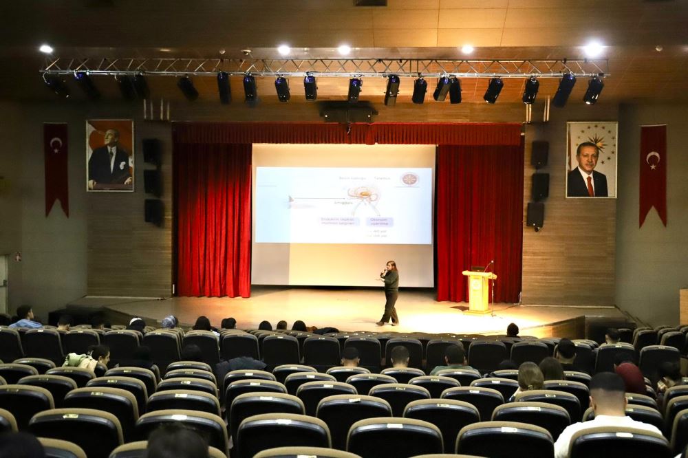 Üniversitemizde “İş Ahlakı, Motivasyon ve Stres Yönetimi Eğitimi” Gerçekleştirildi