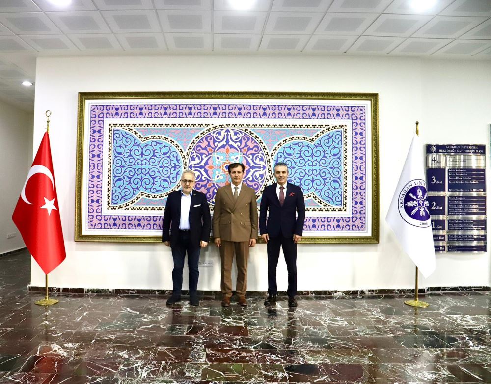 Rektörümüz Prof. Dr. Öztürk Emiroğlu, Sayın Özcan Şimşek ve Sayın Prof. Dr. Mevlüt Özben’i Makamında Ağırladı