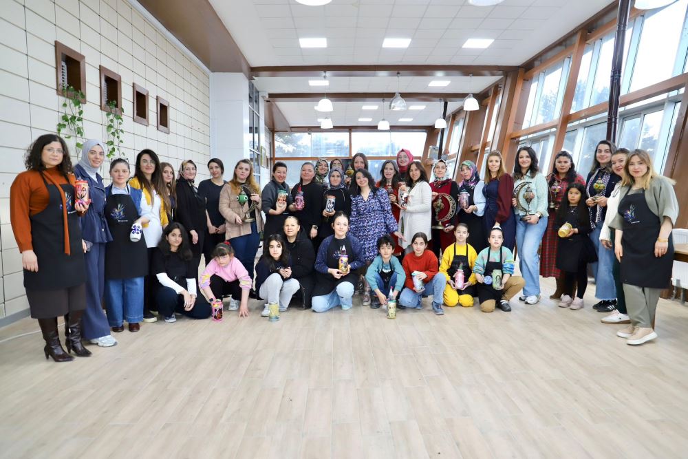 Üniversitemizde Sürdürülebilir Sanat ve Sıfır Atık Temalı "Işığını Tasarla" Atölye Serisinin İkincisi Gerçekleştirildi