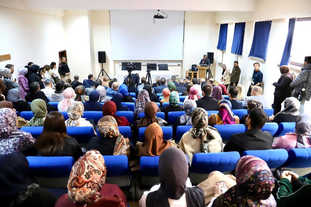 Üniversitemizde I. İlahiyat Araştırmaları Öğrenci Sempozyumu Başladı
