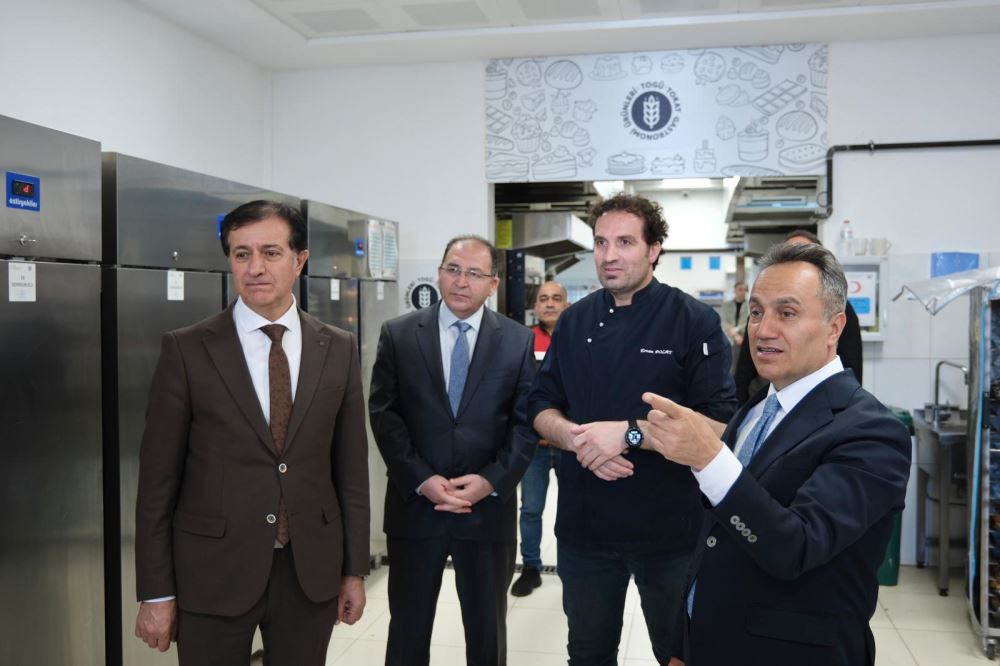Rektörümüz Prof. Dr. Öztürk Emiroğlu, TOGÜ Mutfak Sanatları Merkezini Ziyaret Etti