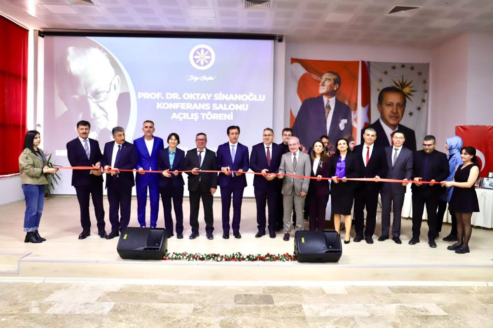 Üniversitemiz Teknik Bilimler Meslek Yüksekokulunda "Prof. Dr. Oktay Sinanoğlu Konferans Salonu Açılış Töreni" Gerçekleştirildi
