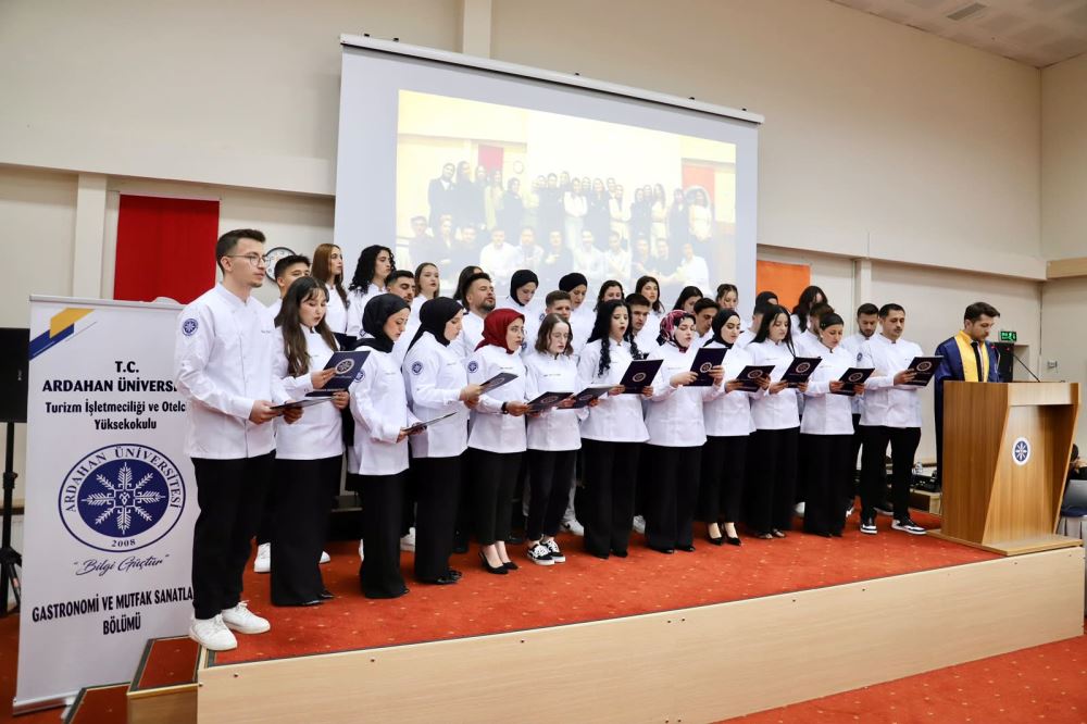 Turizm İşletmeciliği ve Otelcilik Yüksekokulumuzda "Şef Ceketi Giyme Töreni" Gerçekleştirildi