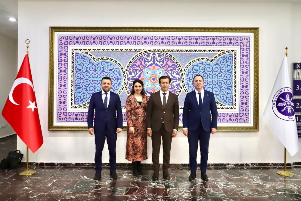 Türk Ağır Sanayii ve Hizmet Sektörü Kamu İşverenleri Sendikası (TÜHİS) Uzmanları Rektörümüzü Ziyaret Etti 