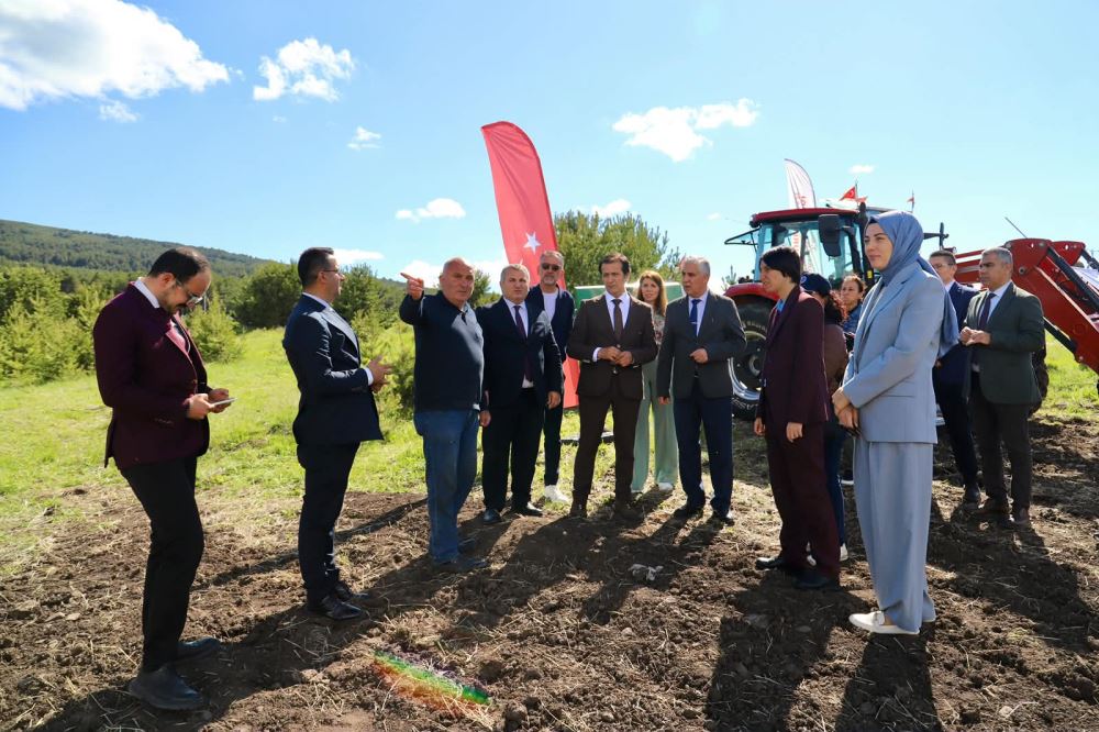 Ardahan’da Tarımsal Kalkınma İçin Tarihi Adım: Üniversitemizde "Ardahan İlinde Kavılca Çeşitlerinin Yaygınlaştırılması ve Kışlık Ekim Olanaklarının Araştırılması Projesi" İlk Ekim Töreni Gerçekleştirildi