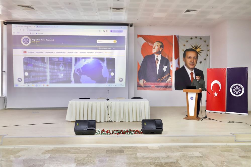 Üniversitemizde Yeni Web Sitesi Yönetim Paneli İçin Birim Personeline Yönelik Eğitim Düzenlendi