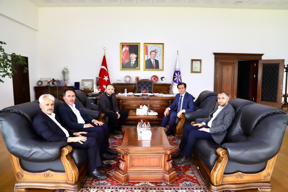 AK Parti Ardahan Milletvekili Sayın Kaan Koç ve Beraberindeki Heyet Rektörümüz Sayın Prof. Dr. Öztürk Emiroğlu’nu Ziyaret Etti