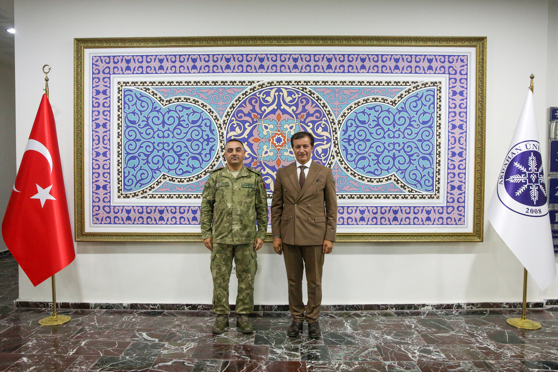 Ardahan 25’inci Hudut Tugay Komutanı Sayın Tuğgeneral Uğur Özyurt’tan Rektörümüze İade-i Ziyaret