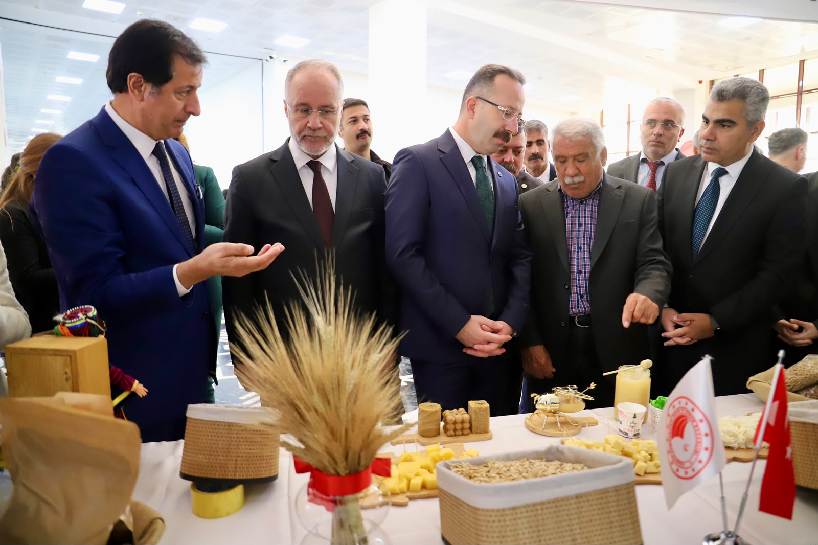 Üniversitemiz İş Birliğiyle Düzenlenen Dünya Gıda Günü Programında Güvenilir Gıda ve Ardahan’ın Yerel Değerleri Öne Çıktı