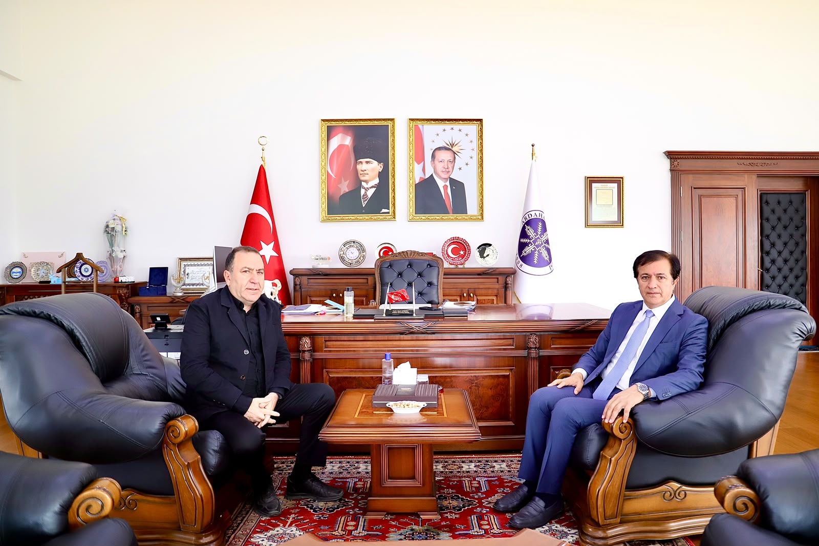 Görselde, Rektörümüz Sayın Prof. Dr. Öztürk Emiroğlu ve ATSO Başkanı Sayın Çetin Demirci  Görülmektedir.