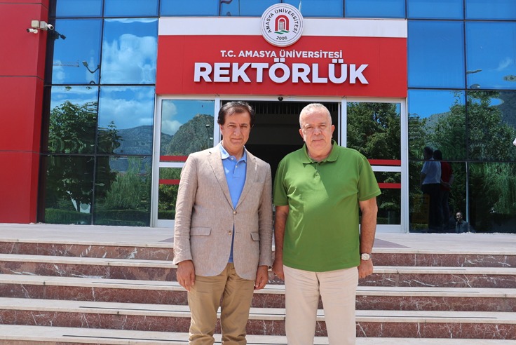 Görselde, Rektörümüz Prof. Dr. Öztürk Emiroğlu’ndan Amasya Üniversitesi’ne Ziyaret Etti.