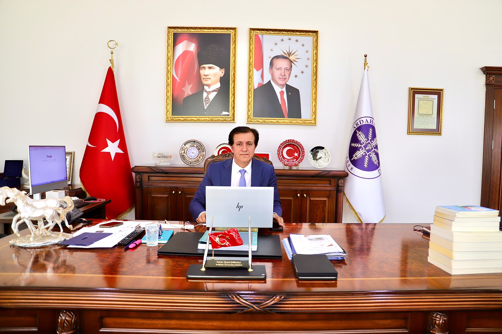 Görselde, Rektörümüz  Sayın Prof. Dr. Öztürk Emiroğlu  Görülmektedir.